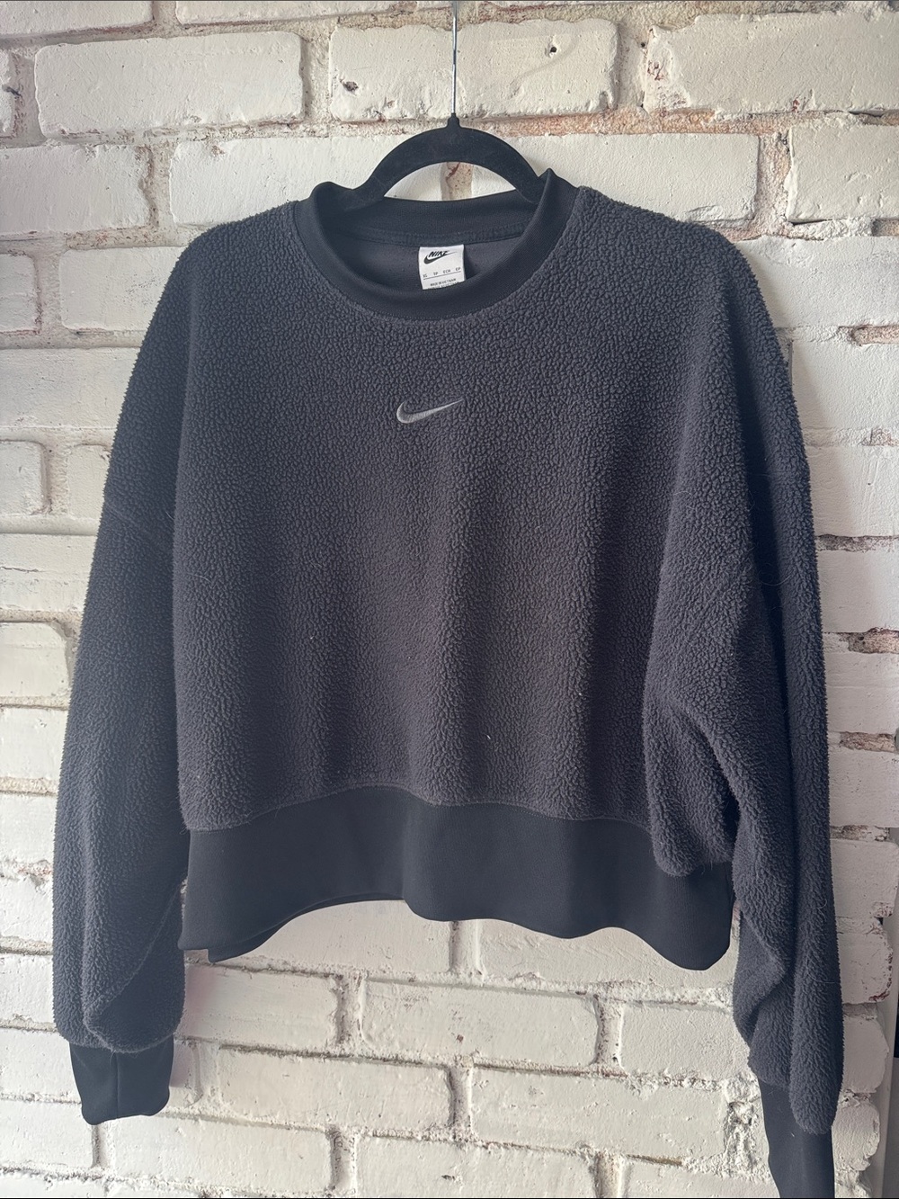 Nike Black Sherpa Cropped Crewneck Sweatshirt relaxed fit casual